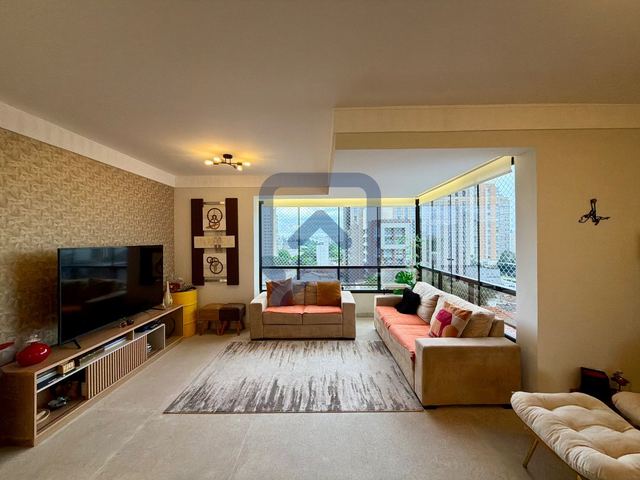 Apartamento de 3 dormitórios com suíte e 3 vagas em Vila Mariana · 112 m²